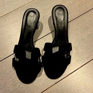 Hermes Black Suede Oasis Sandals Brand New RARE sold out clear lucite heel